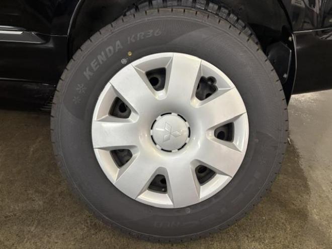 デリカＤ：５　グレードＭ　本州仕入　ワンオーナー　寒冷地仕様　禁煙車　新品ＶＥＮＥＳ１６インチＡＷ＋新品ＴＯＹＯホワイトレター　新品ＪＡＯＳブラックマッドガード　アルパインリアフリップダウンモニター　Ｂｌｕｅｔｏｏｔｈ 4WD 2500 5Dr