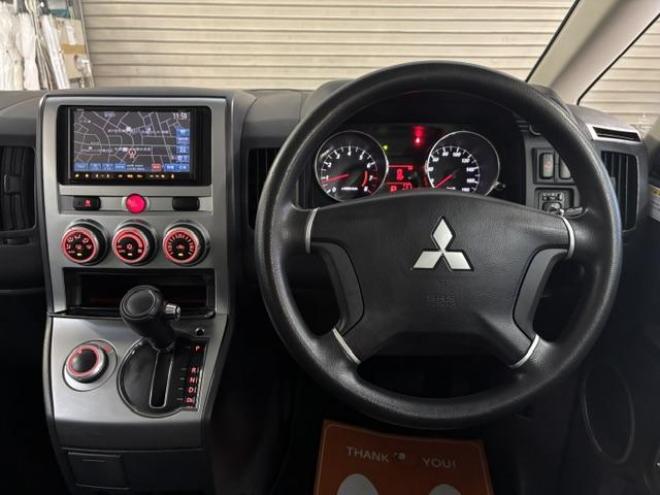 デリカＤ：５　グレードＭ　本州仕入　ワンオーナー　寒冷地仕様　禁煙車　新品ＶＥＮＥＳ１６インチＡＷ＋新品ＴＯＹＯホワイトレター　新品ＪＡＯＳブラックマッドガード　アルパインリアフリップダウンモニター　Ｂｌｕｅｔｏｏｔｈ 4WD 2500 5Dr
