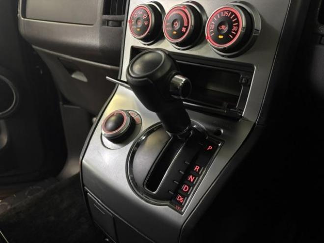デリカＤ：５　グレードＭ　本州仕入　ワンオーナー　寒冷地仕様　禁煙車　新品ＶＥＮＥＳ１６インチＡＷ＋新品ＴＯＹＯホワイトレター　新品ＪＡＯＳブラックマッドガード　アルパインリアフリップダウンモニター　Ｂｌｕｅｔｏｏｔｈ 4WD 2500 5Dr