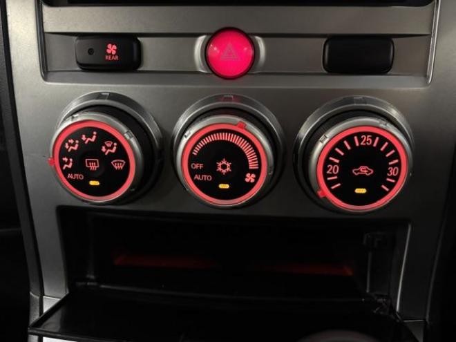 デリカＤ：５　グレードＭ　本州仕入　ワンオーナー　寒冷地仕様　禁煙車　新品ＶＥＮＥＳ１６インチＡＷ＋新品ＴＯＹＯホワイトレター　新品ＪＡＯＳブラックマッドガード　アルパインリアフリップダウンモニター　Ｂｌｕｅｔｏｏｔｈ 4WD 2500 5Dr