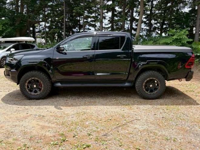 ハイラックス2.4 Z GRスポーツ ディーゼルターボ 4WD　エアコン パワステ パワーウィンドウ キーレス 電動シート フロントカメラ サイドカメラ バックカメラ ETC  トノカバー 社外ホイール クルーズコントロール MTモード付き 純正ナビ 2400