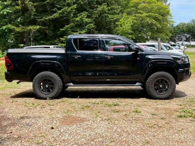 ハイラックス2.4 Z GRスポーツ ディーゼルターボ 4WD　エアコン パワステ パワーウィンドウ キーレス 電動シート フロントカメラ サイドカメラ バックカメラ ETC  トノカバー 社外ホイール クルーズコントロール MTモード付き 純正ナビ 2400