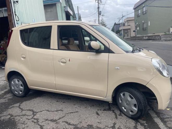 モコＳ　ＦＯＵＲ　４ＷＤ　キーレスエントリー　シートヒーター　ベンチシート　ＡＴ　盗難防止システム　ＡＢＳ　ＣＤ　衝突安全ボディ　エアコン（北海道） 4WD 660 5Dr