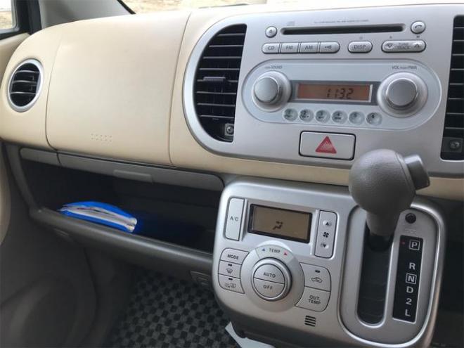 モコＥ　ＦＯＵＲ　４ＷＤ　スマートキー　シートヒーター　ベンチシート　ＡＴ　盗難防止システム　ＡＢＳ　ＣＤ　衝突安全ボディ　エアコン（北海道） 4WD 660 5Dr