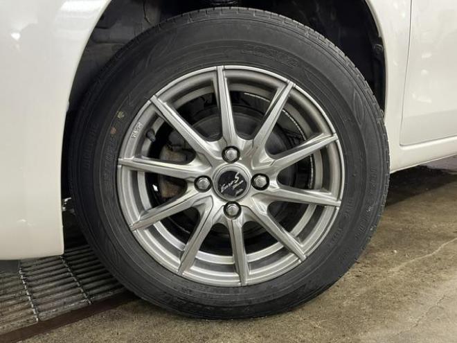パッソ１．０Ｘ　Ｌパッケージ　キリリ　寒冷地仕様　禁煙車　純正ＳＤナビ　地デジ　Ｂｌｕｅｔｏｏｔｈオーディオ　バックカメラ　スマートキー　エンジンスターター　ＨＩＤヘッドライト　社外１４インチＡＷ　社外１３ＡＷ＋スタッドレスタイヤ付 4WD 1000 5Dr