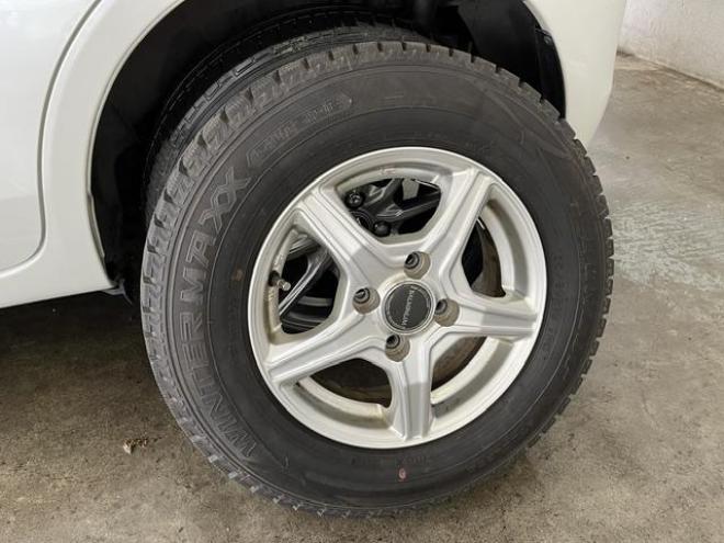 パッソ１．０Ｘ　Ｌパッケージ　キリリ　寒冷地仕様　禁煙車　純正ＳＤナビ　地デジ　Ｂｌｕｅｔｏｏｔｈオーディオ　バックカメラ　スマートキー　エンジンスターター　ＨＩＤヘッドライト　社外１４インチＡＷ　社外１３ＡＷ＋スタッドレスタイヤ付 4WD 1000 5Dr