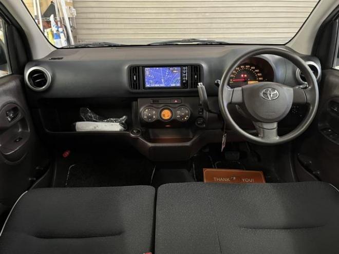 パッソ１．０Ｘ　Ｌパッケージ　キリリ　寒冷地仕様　禁煙車　純正ＳＤナビ　地デジ　Ｂｌｕｅｔｏｏｔｈオーディオ　バックカメラ　スマートキー　エンジンスターター　ＨＩＤヘッドライト　社外１４インチＡＷ　社外１３ＡＷ＋スタッドレスタイヤ付 4WD 1000 5Dr