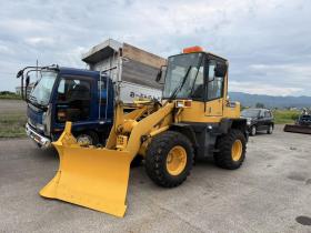 ホイールローダ　WA80-3　ワンタッチマルチプラウ＆バケット スノースパイクタイヤ　恵庭ヤード