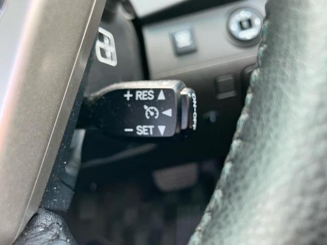 クラウン２．５アスリートｉ－ＦｏｕｒアニバーサリＥＤ　４ＷＤ　ロイヤルサルーン仕様　革シート　社外アルミ　スマートキー　シートヒーター　パワーシート　ＴＶ付ナビ　バックカメラ　ＡＢＳ　オートクルーズコントロール（北海道） 4WD 2500 4Dr