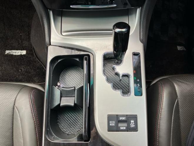 クラウン２．５アスリートｉ－ＦｏｕｒアニバーサリＥＤ　４ＷＤ　ロイヤルサルーン仕様　革シート　社外アルミ　スマートキー　シートヒーター　パワーシート　ＴＶ付ナビ　バックカメラ　ＡＢＳ　オートクルーズコントロール（北海道） 4WD 2500 4Dr
