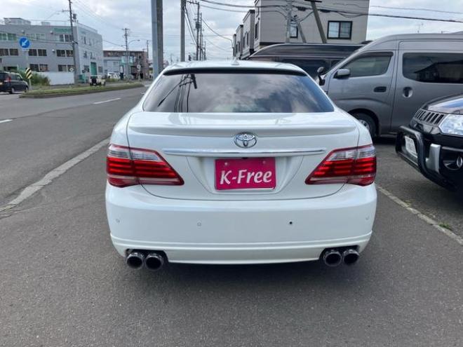 クラウン２．５アスリートｉ－ＦｏｕｒアニバーサリＥＤ　４ＷＤ　ロイヤルサルーン仕様　革シート　社外アルミ　スマートキー　シートヒーター　パワーシート　ＴＶ付ナビ　バックカメラ　ＡＢＳ　オートクルーズコントロール（北海道） 4WD 2500 4Dr