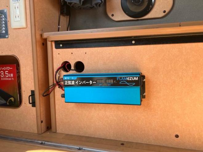 キャラバンＳロングＤＸ　ベットキット　キャンピング仕様　ハイルーフ　給水タンク型シンク　インバーター　ＦＦヒーター　カロッツェリアナビ　テレビ　バックカメラ　Ｂｌｕｅｔｏｏｔｈ接続　電子レンジ　外部給電　　マックスファン（北海道） 2WD 2400 4Dr
