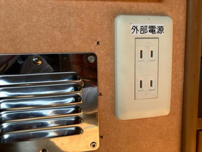キャラバンＳロングＤＸ　ベットキット　キャンピング仕様　ハイルーフ　給水タンク型シンク　インバーター　ＦＦヒーター　カロッツェリアナビ　テレビ　バックカメラ　Ｂｌｕｅｔｏｏｔｈ接続　電子レンジ　外部給電　　マックスファン（北海道） 2WD 2400 4Dr