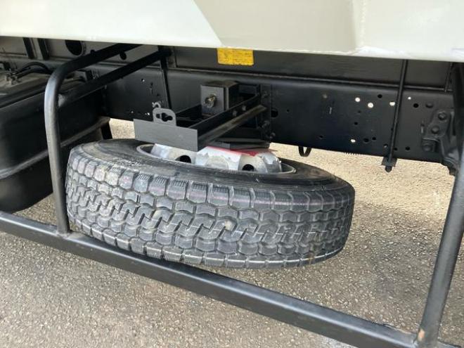 フォワードベースグレード　積載量２７００ｋｇ　荷台アルミ　荷台長さ５．３ｍ　巾２．１２ｍ　深さ１．４ｍ（北海道） 2WD 7800(D) 2Dr