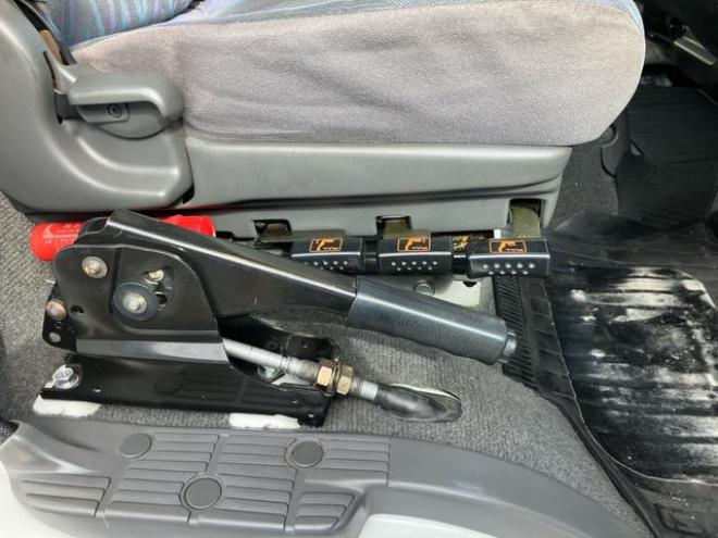 フォワードベースグレード　積載量２７００ｋｇ　荷台アルミ　荷台長さ５．３ｍ　巾２．１２ｍ　深さ１．４ｍ（北海道） 2WD 7800(D) 2Dr