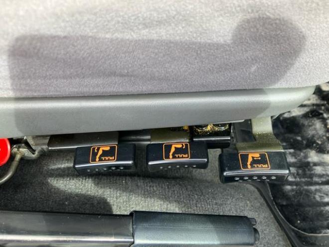 フォワードベースグレード　積載量２７００ｋｇ　荷台アルミ　荷台長さ５．３ｍ　巾２．１２ｍ　深さ１．４ｍ（北海道） 2WD 7800(D) 2Dr