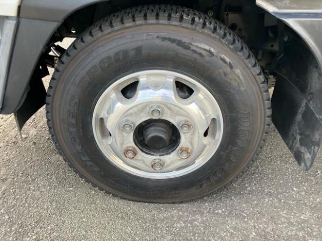フォワードベースグレード　積載量２７００ｋｇ　荷台アルミ　荷台長さ５．３ｍ　巾２．１２ｍ　深さ１．４ｍ（北海道） 2WD 7800(D) 2Dr