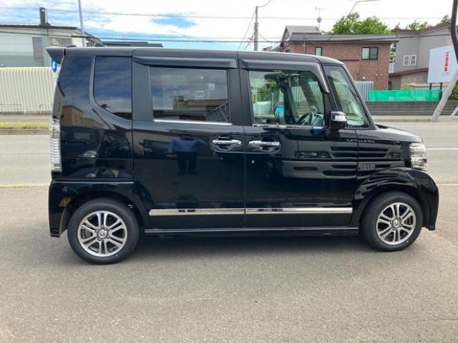 N-BOX+カスタム　Ｇ　４ＷＤ　ワンオーナー　ＴＶ付ナビ　バックカメラ　スマートキー　アイドリングストップ（北海道） 4WD 660 5Dr