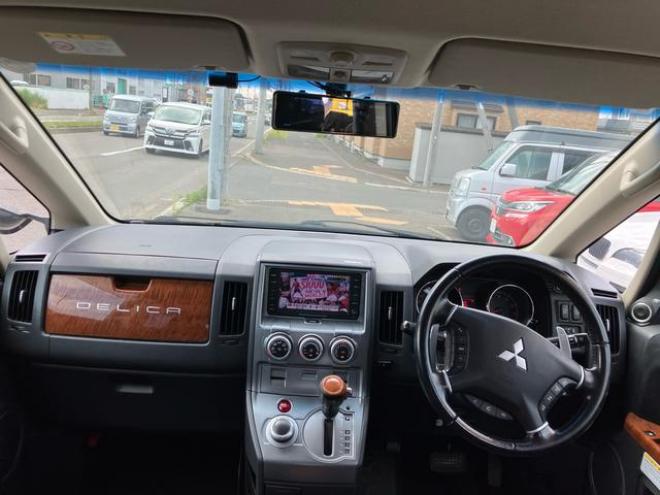 デリカＤ：５ Ｇ　プレミアム　４ＷＤ　フロントガード　ルーフラック　バックカメラ　マットタイヤ　社外アルミ　ＴＶ付ナビ　ＥＴＣ（北海道） 4WD 2400 5Dr