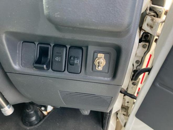 サンバートラック 　４ＷＤ　エアコン　パワステ　パワーウインドウ　コンテナ幌車　ハイルーフ幌車（北海道） 4WD 660 2Dr