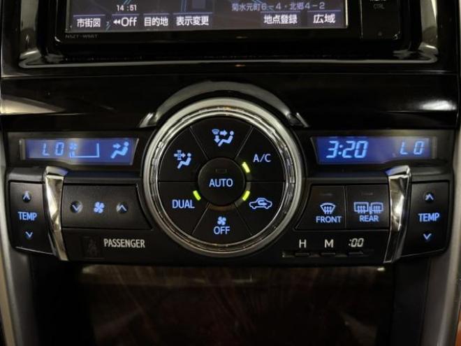 マークX２５０Ｇ　Ｆｏｕｒ　後期型　寒冷地仕様　禁煙車　プリクラッシュセーフティ　レーダークルーズコントロール　車線逸脱警報　社外１７インチＡＷ　純正１６ＡＷ＋スタッドレスタイヤ　純正ナビ　フルセグ地デジ　Ｂｌｕｅｔｏｏｔｈオーディオ 4WD 2500 4Dr