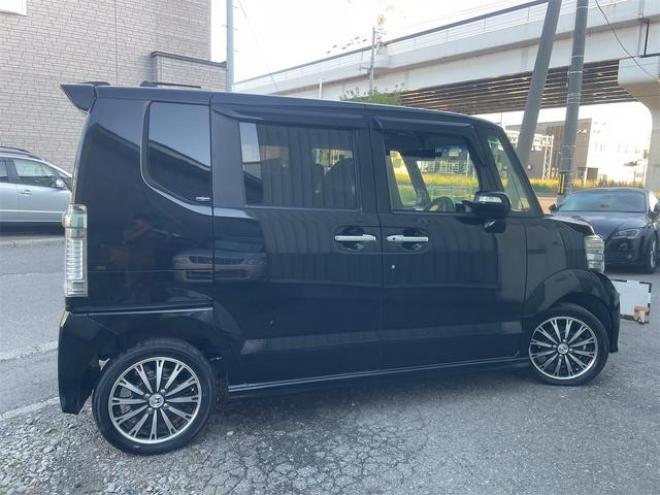 N-BOXカスタム Ｇ・ターボパッケージ ４ＷＤ バックカメラ 両側電動スライドドア ＴＶ クリアランスソナー オートクルーズコントロール オートライト ＨＩＤ スマートキー アイドリングストップ ベンチシート ＣＶＴ 盗難防止システム（北海道） 4WD 660 5Dr