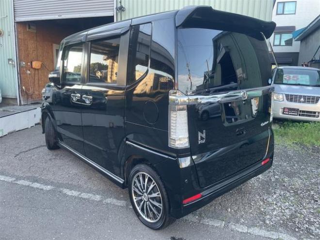 N-BOXカスタム Ｇ・ターボパッケージ ４ＷＤ バックカメラ 両側電動スライドドア ＴＶ クリアランスソナー オートクルーズコントロール オートライト ＨＩＤ スマートキー アイドリングストップ ベンチシート ＣＶＴ 盗難防止システム（北海道） 4WD 660 5Dr