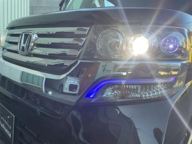 N-BOXカスタム Ｇ・ターボパッケージ ４ＷＤ バックカメラ 両側電動スライドドア ＴＶ クリアランスソナー オートクルーズコントロール オートライト ＨＩＤ スマートキー アイドリングストップ ベンチシート ＣＶＴ 盗難防止システム（北海道） 4WD 660 5Dr
