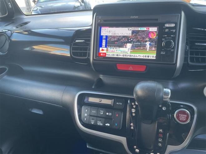 N-BOXカスタム Ｇ・ターボパッケージ ４ＷＤ バックカメラ 両側電動スライドドア ＴＶ クリアランスソナー オートクルーズコントロール オートライト ＨＩＤ スマートキー アイドリングストップ ベンチシート ＣＶＴ 盗難防止システム（北海道） 4WD 660 5Dr