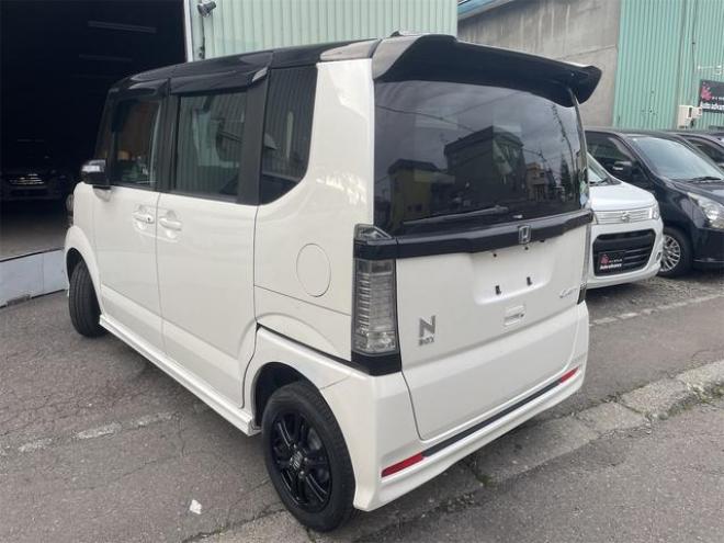 N-BOXカスタム ２トーンカラースタイル Ｇ・Ｌパッケージ ４ＷＤ 後期 フルセグナビ Ｒカメラ パワースライド セカンドシートスライドタイプ ＨＩＤ（北海道） 4WD 660 5Dr