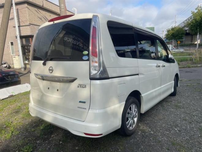 セレナハイウェイスター Ｖセレクション ４ＷＤ（北海道） 4WD 2000 5Dr