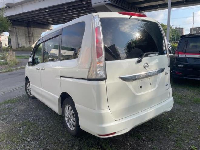 セレナハイウェイスター Ｖセレクション ４ＷＤ（北海道） 4WD 2000 5Dr