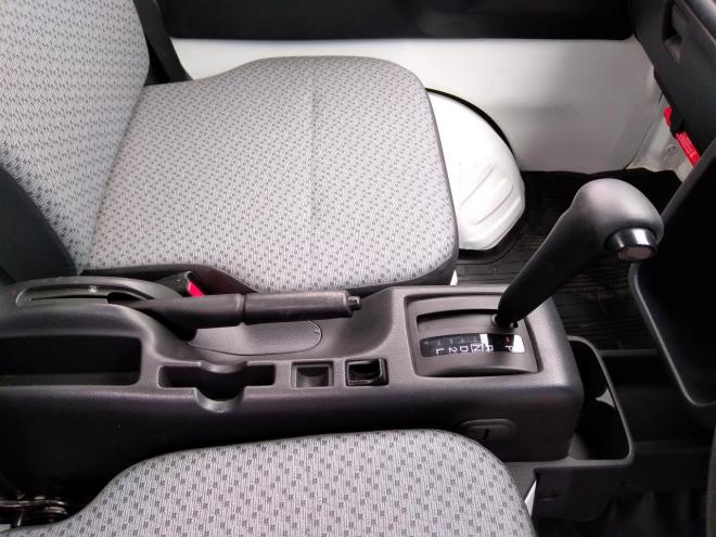 キャリーＫＣエアコン・パワステ パートタイム４ＷＤ　ＡＢＳ　オートマチック　エアコン　パワステ　ＣＤ　夏冬タイヤ付　荷台マット　ゲートプロテクター　車検令和１０年７月 4WD 660 2Dr