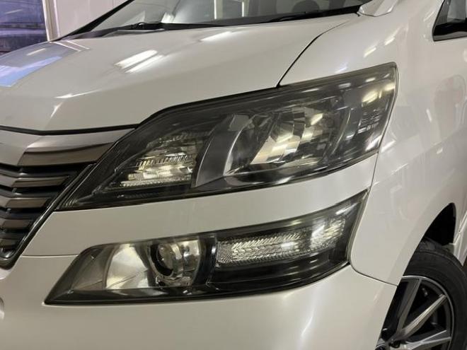 ヴェルファイア２．４Ｚ　寒冷地仕様　禁煙車　リアフリップダウンモニター　ＳＭＡＣＫ１８インチＡＷ　社外１６ＡＷ＋スタッドレスタイヤ付　パワースライドドア　純正ＨＤＤナビ　地デジ　ＤＶＤ再生　Ｂｌｕｅｔｏｏｔｈ　バックカメラ 4WD 2400 5Dr