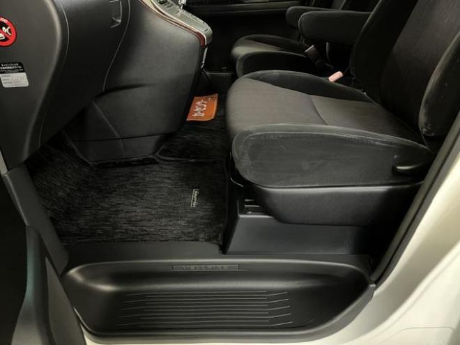ヴェルファイア２．４Ｚ　寒冷地仕様　禁煙車　リアフリップダウンモニター　ＳＭＡＣＫ１８インチＡＷ　社外１６ＡＷ＋スタッドレスタイヤ付　パワースライドドア　純正ＨＤＤナビ　地デジ　ＤＶＤ再生　Ｂｌｕｅｔｏｏｔｈ　バックカメラ 4WD 2400 5Dr