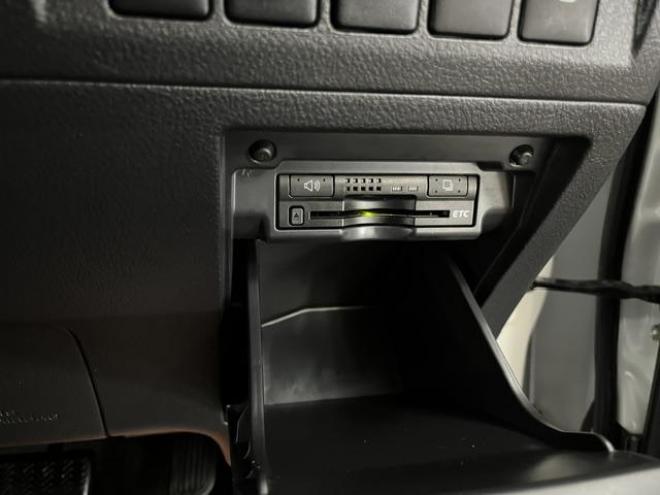 ヴェルファイア２．４Ｚ　寒冷地仕様　禁煙車　リアフリップダウンモニター　ＳＭＡＣＫ１８インチＡＷ　社外１６ＡＷ＋スタッドレスタイヤ付　パワースライドドア　純正ＨＤＤナビ　地デジ　ＤＶＤ再生　Ｂｌｕｅｔｏｏｔｈ　バックカメラ 4WD 2400 5Dr