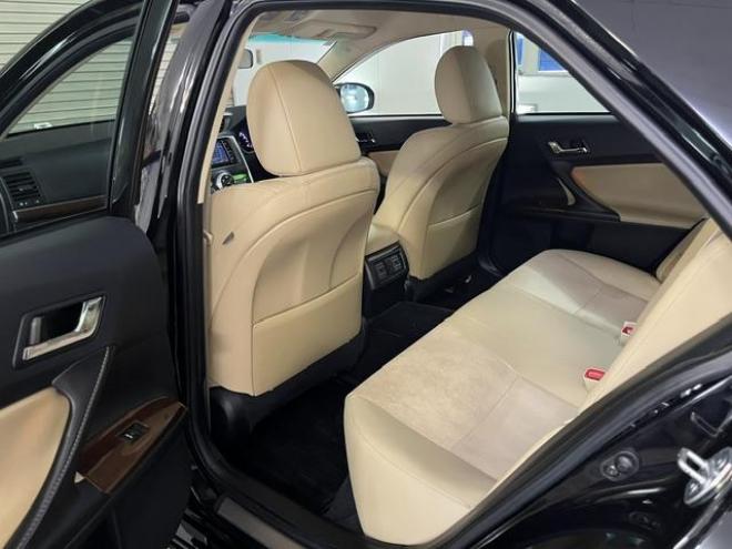 マークXプレミアム　Ｆｏｕｒ　最上級グレード　本州仕入　寒冷地仕様　禁煙車　純正ハーフレザーシート　両席シートヒーター　純正ナビ　フルセグ地デジ　Ｂｌｕｅｔｏｏｔｈオーディオ　ＤＶＤ再生　バックカメラ　ＨＩＤヘッドライト　ＥＴＣ 4WD 2500 4Dr