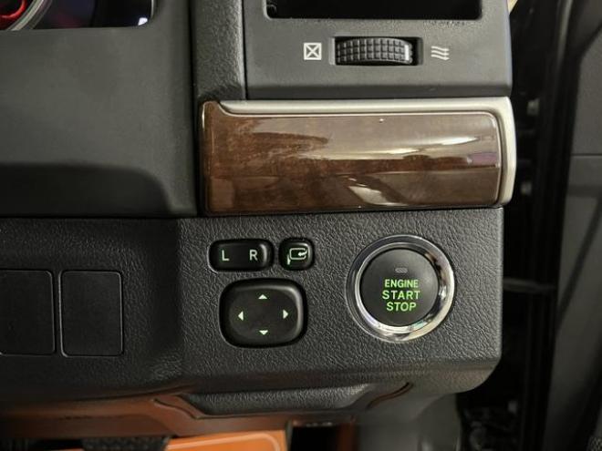 マークXプレミアム　Ｆｏｕｒ　最上級グレード　本州仕入　寒冷地仕様　禁煙車　純正ハーフレザーシート　両席シートヒーター　純正ナビ　フルセグ地デジ　Ｂｌｕｅｔｏｏｔｈオーディオ　ＤＶＤ再生　バックカメラ　ＨＩＤヘッドライト　ＥＴＣ 4WD 2500 4Dr
