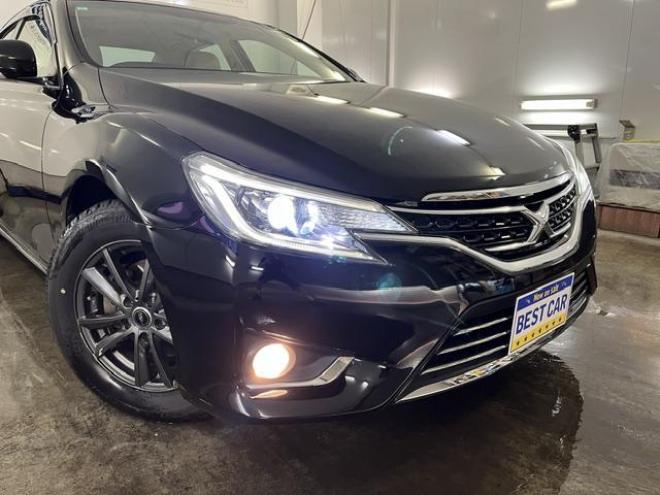 マークXプレミアム　Ｆｏｕｒ　最上級グレード　本州仕入　寒冷地仕様　禁煙車　純正ハーフレザーシート　両席シートヒーター　純正ナビ　フルセグ地デジ　Ｂｌｕｅｔｏｏｔｈオーディオ　ＤＶＤ再生　バックカメラ　ＨＩＤヘッドライト　ＥＴＣ 4WD 2500 4Dr