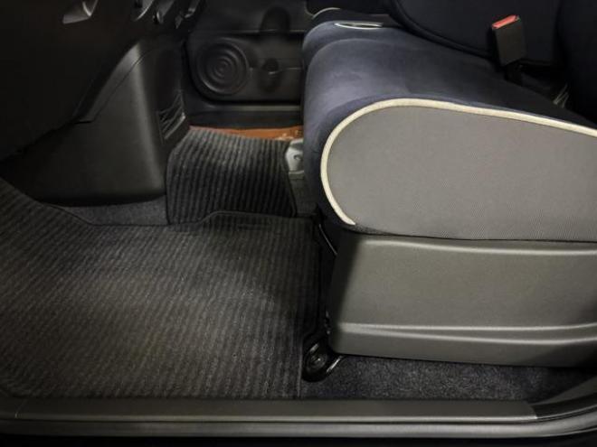 キューブ１５Ｘ　Ｆｏｕｒ　インディゴ＋プラズマ　ワンオーナー　禁煙車　Ｂｌｕｅｔｏｏｔｈ　純正ナビ　地デジ　ＤＶＤ再生　バックカメラ　インテリジェントキー　純正１５インチＡＷ　スタッドレスタイヤ付　ドライブレコーダー　純正ドアバイザー　ＥＴＣ 4WD 1500 5Dr