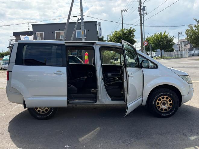 デリカD5 2.2DT Dパワーパッケージ 4WD ローンが不安な方＜優遇ローン＞ 本州仕入 寒冷地仕様 ナビ　後席モニター 4WD 2300 5Dr