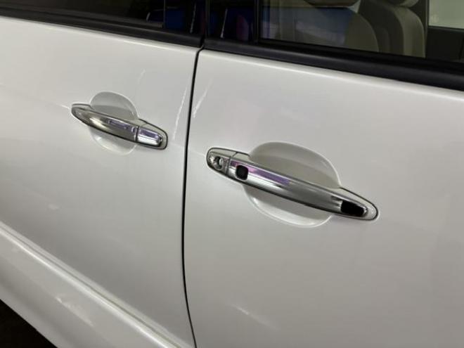 エスティマアエラス　本州仕入　禁煙車　ブラックルーフ＆サンルーフ　アルパイン製リアフリップダウンモニター　純正ナビ　地デジ　Ｂｌｕｅｔｏｏｔｈ　バックカメラ　両側パワースライドドア　純正１８インチＡＷ　ドライブレコーダー 4WD 2400 5Dr