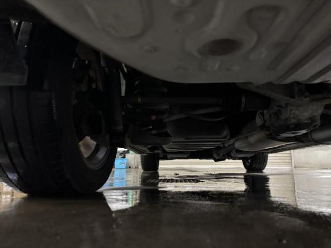 エスティマアエラス　プレミアムエディション　本州仕入　禁煙車　パワーバックドア　両側パワースライドドア　純正ナビ　地デジ　Ｂｌｕｅｔｏｏｔｈ　バックカメラ　純正ブラックハーフレザーシート　純正１８インチＡＷ　社外１６ＡＷ＋スタッドレスタイヤ付 4WD 2400 5Dr