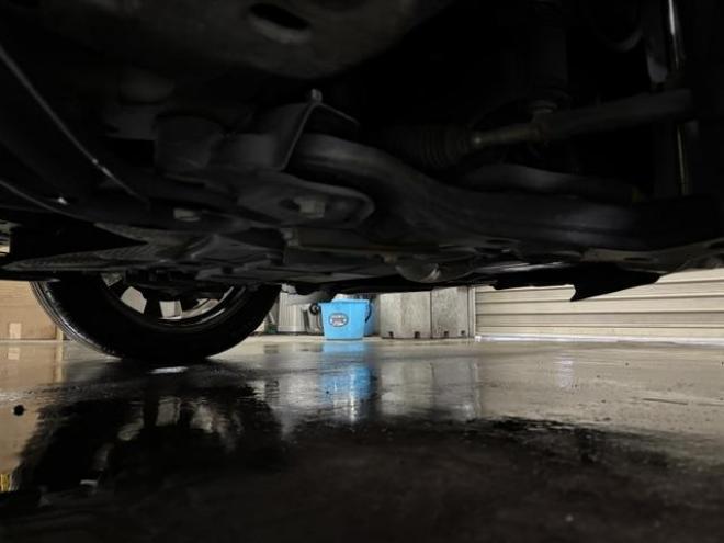 エスティマアエラス　プレミアムエディション　本州仕入　禁煙車　パワーバックドア　両側パワースライドドア　純正ナビ　地デジ　Ｂｌｕｅｔｏｏｔｈ　バックカメラ　純正ブラックハーフレザーシート　純正１８インチＡＷ　社外１６ＡＷ＋スタッドレスタイヤ付 4WD 2400 5Dr