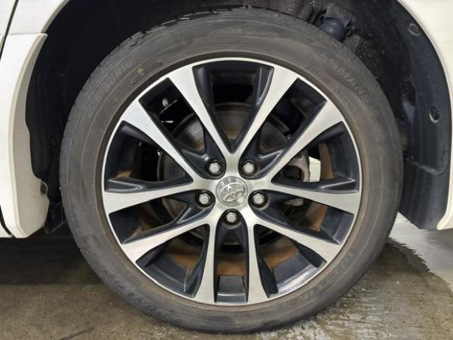 エスティマアエラス　プレミアムエディション　本州仕入　禁煙車　パワーバックドア　両側パワースライドドア　純正ナビ　地デジ　Ｂｌｕｅｔｏｏｔｈ　バックカメラ　純正ブラックハーフレザーシート　純正１８インチＡＷ　社外１６ＡＷ＋スタッドレスタイヤ付 4WD 2400 5Dr