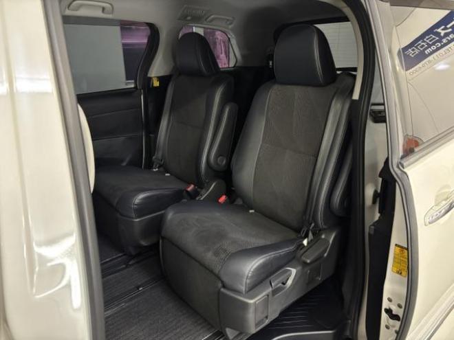 エスティマアエラス　プレミアムエディション　本州仕入　禁煙車　パワーバックドア　両側パワースライドドア　純正ナビ　地デジ　Ｂｌｕｅｔｏｏｔｈ　バックカメラ　純正ブラックハーフレザーシート　純正１８インチＡＷ　社外１６ＡＷ＋スタッドレスタイヤ付 4WD 2400 5Dr