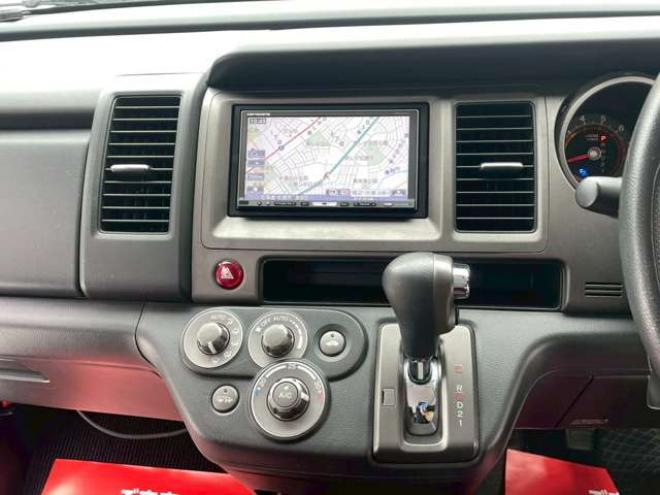 クロスロード2.0 20X HIDエディション 4WD　パワステ　パワーウィンドウ　アルミホイール　エアコン　ABS　バックカメラ　キーレスエントリー　3列シート　盗難防止装置　横滑り防止装置　ディスチャージドランプ　全塗装済 2000