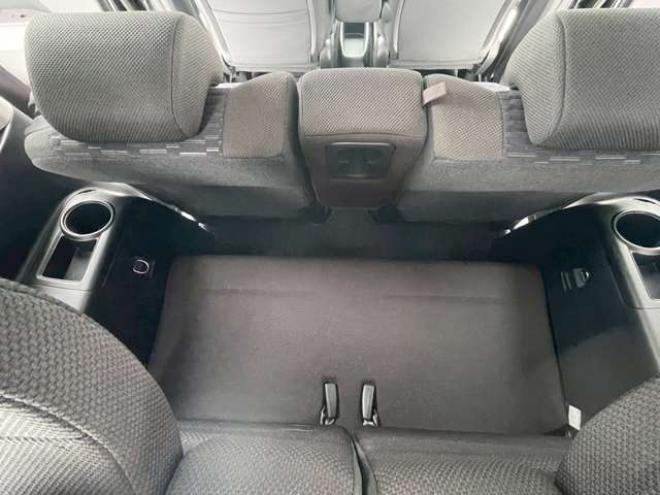クロスロード2.0 20X HIDエディション 4WD　パワステ　パワーウィンドウ　アルミホイール　エアコン　ABS　バックカメラ　キーレスエントリー　3列シート　盗難防止装置　横滑り防止装置　ディスチャージドランプ　全塗装済 2000