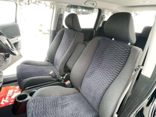 クロスロード2.0 20X HIDエディション 4WD　パワステ　パワーウィンドウ　アルミホイール　エアコン　ABS　バックカメラ　キーレスエントリー　3列シート　盗難防止装置　横滑り防止装置　ディスチャージドランプ　全塗装済 2000