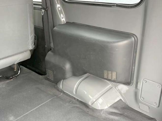 タウンエースバン1.5 GL 4WD　全塗装済　寒冷地仕様　社外ナビ　フルセグ　バックカメラ　ETC　キーレスエントリー　リアヒーター　パワステ　パワーウィンドウ　エアコン　ABS 1500